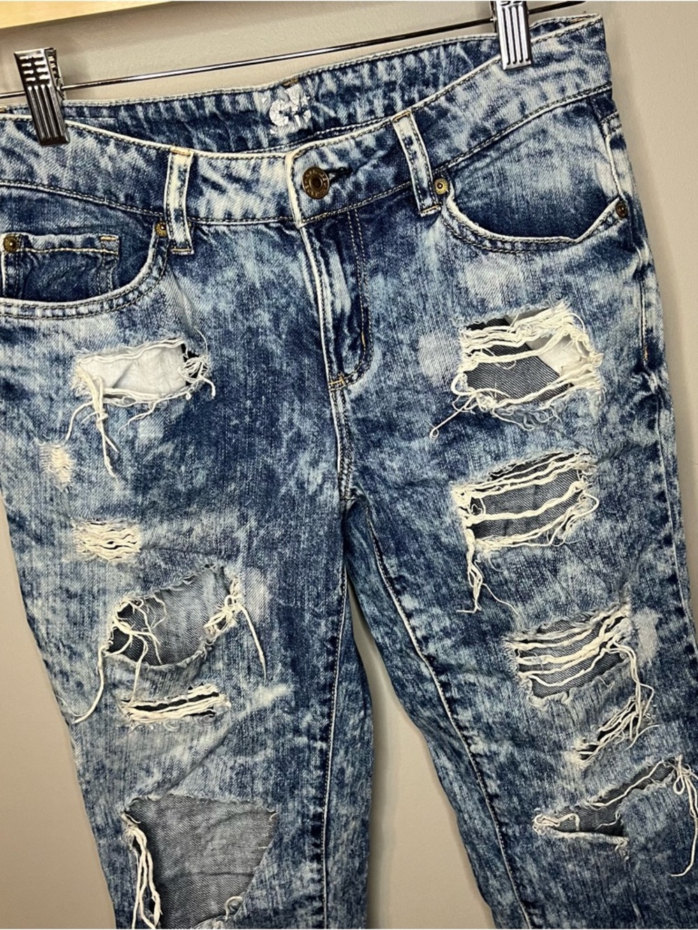 Garage Women's Acid Wash Distressed Boyfriend Jeans - Blue